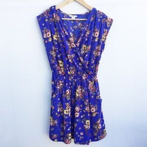 Bar III blue floral faux wrap dress w/ pockets.